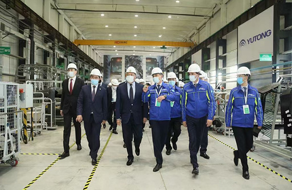 Kazakstanin pääministeri oli läsnä CKD-tehtaan avajaisissa